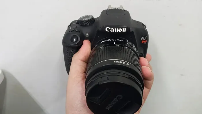 CANON T5 + 18-55MM EFS