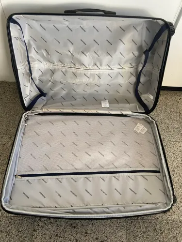 Mala Bagaggio 23kg - Com defeito na roda.