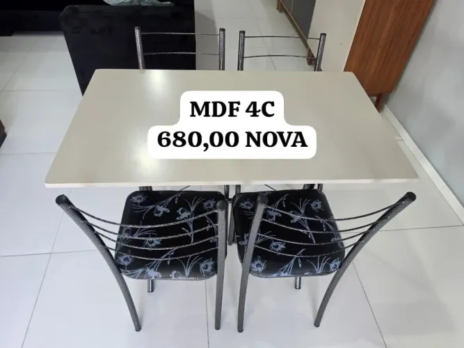 Mesa mdf 4 cadeiras nova