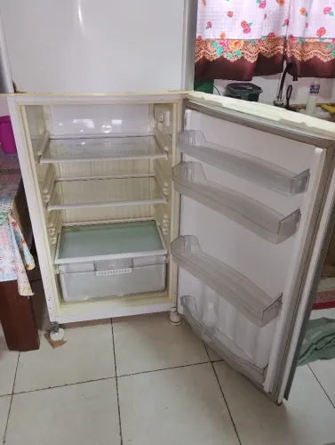 Vendo uma geladeira