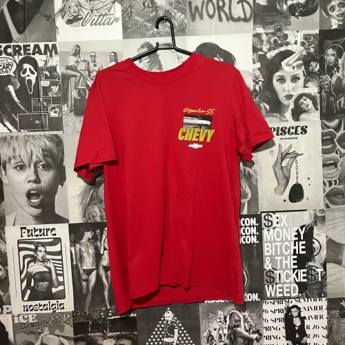 camiseta chevrolet vermelha