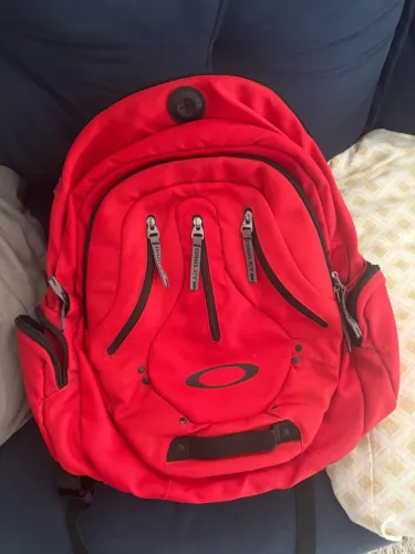 Mochila Oakley zero bala! Paguei 700$ na ecológica vendo por 300$