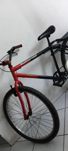 Bicicleta pra vender bem conservada e revisada.