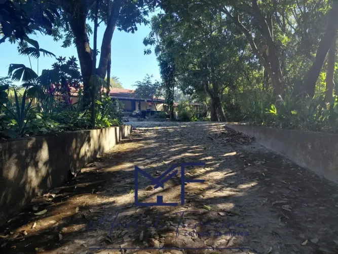 Sítio a 1 Km de distância do centro de Florestal/MG - OPORTUNIDADE