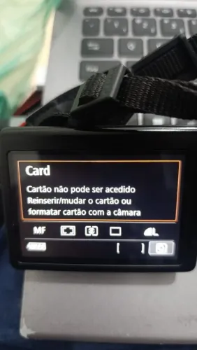 Canon T6i com defeito