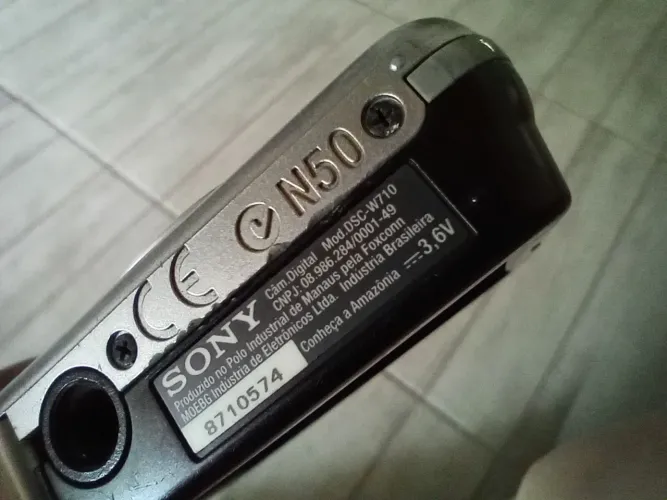 Camera Sony DSC W710
