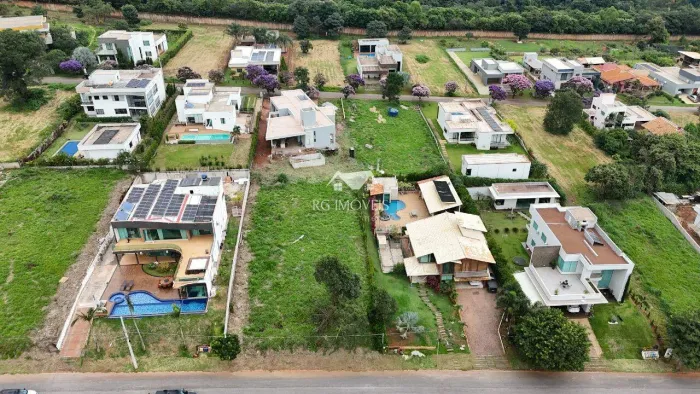Lote no condomínio serra dos bandeirantes