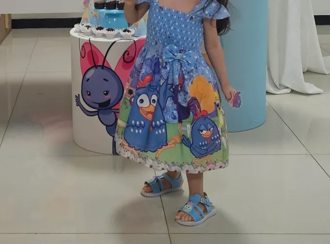 Vestido temático Galinha Pintadinha
