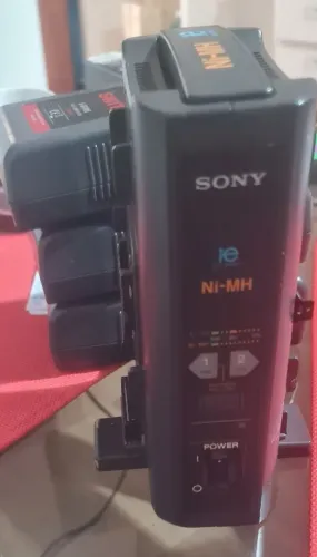 BATERIAS V-MOUNT SWIT E CAREGADOR SONY
