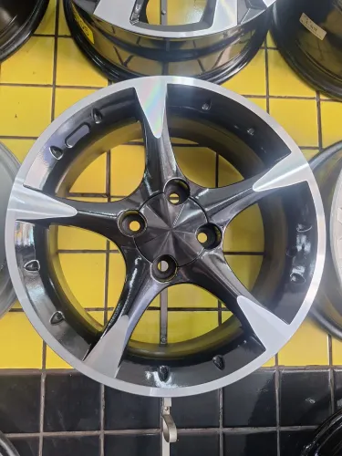 Jogo roda 15 esportiva VW GM FIAT RENOL 4X100 seminovas 