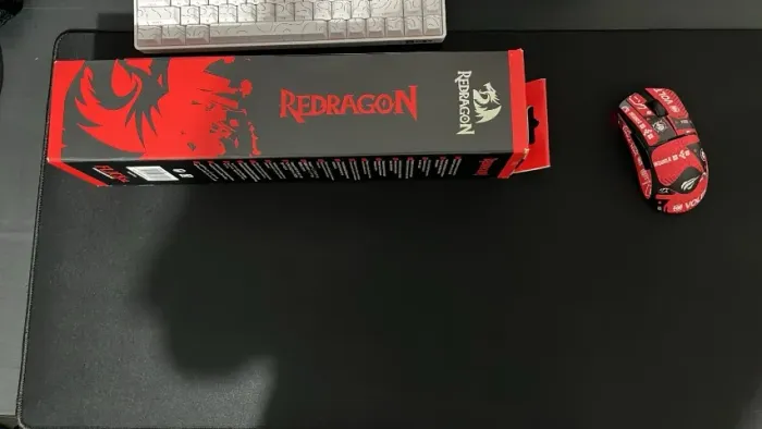 Modelo: Mousepad Gamer Redragon Flick XL 400x900mm Superfície: Speed