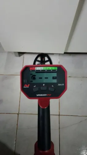 Detector de Metais Vanquish 