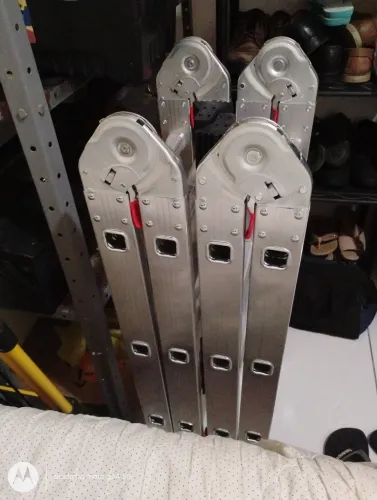 Escada articulada 