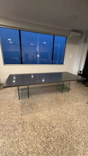 Mesa pedra e vidro 
