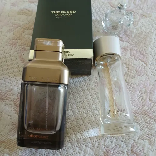 Frascos de perfumes vazios