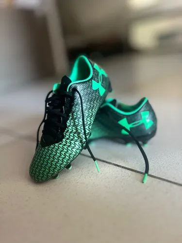 Chuteira Under Armour 36-37