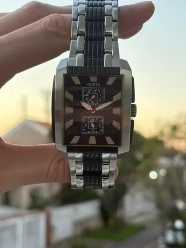 Guess Multifunção Retangular W18531G1.