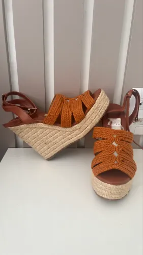 Sandália Plataforma Santa Lolla