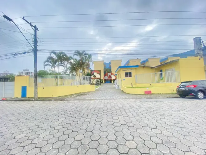 Apartamento em um ótimo condomínio Santa Helena a 1000 metros da praia Martim de Sá !!