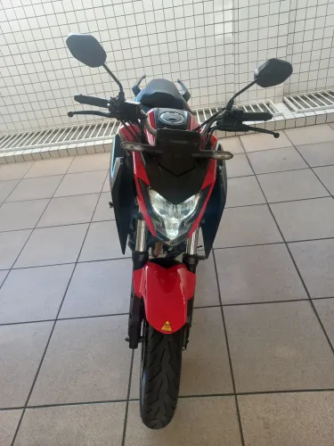      Vendo cb 300 twister 
