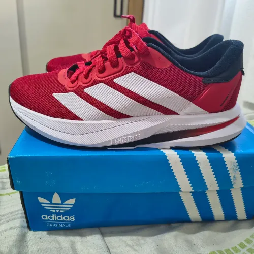 Tênis Adidas