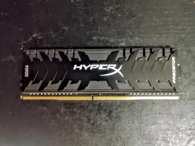 Memória RAM HyperX 8gb 3000mhz