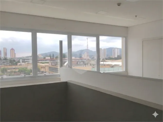 Sala à venda no condomínio Helbor Urban Concept Hall - Corporativo, Mogi das Cruzes - SP