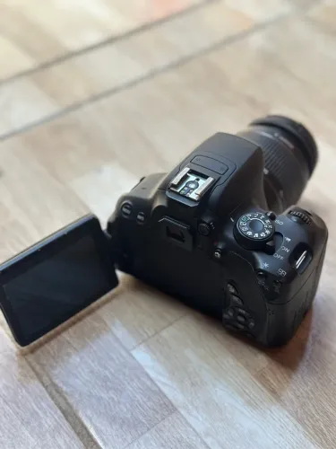 CÂMERA FOTOGRÁFICA T5 i