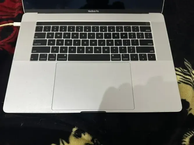 macbook pro 2019 15 pol processador intel i7 ram 16 gb 256 gb completo sem detalhes
