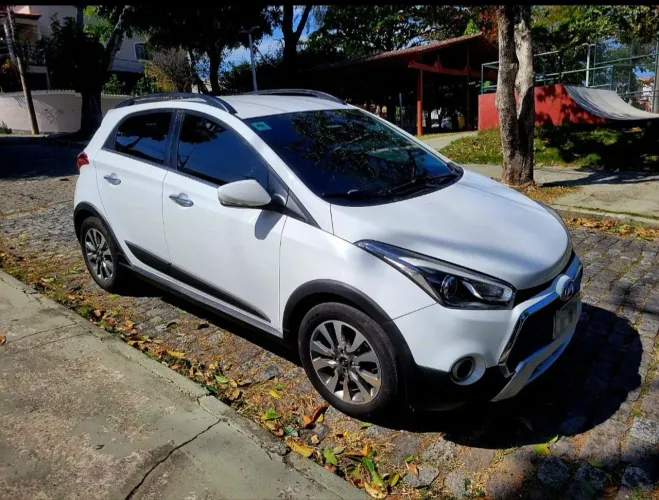 Hyundai HB20X Premium 1.6 Flex 16V Aut. 2016