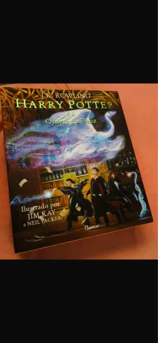 Livro Harry potter e a ordem da fênix ilustrado .