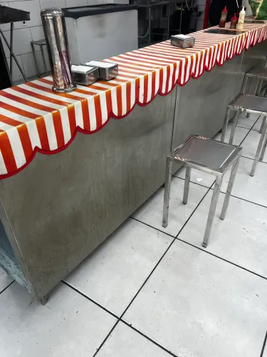 Vendo balcão para pastelaria ou lanchonete. 
