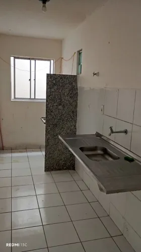 Aluga-se apartamento no condomínio Jardim Brasileto, Santa Lúcia