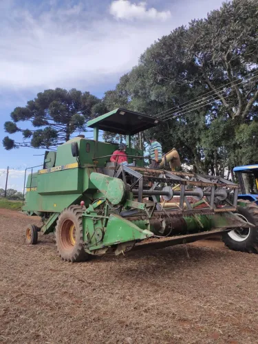 Colheitadeira SLC agrícola 6200