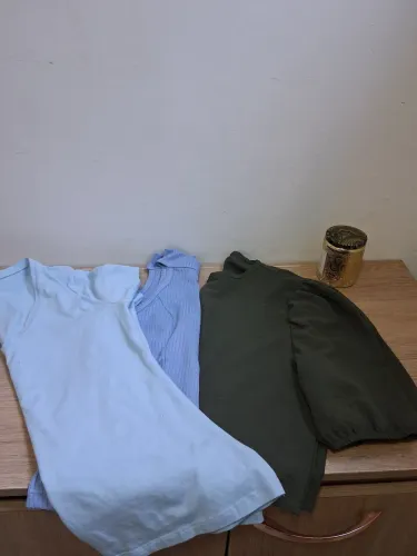 Pacote de blusas 3 peças $15