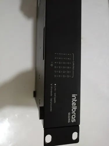Switch intelbras S1124G  Não Gerenciável 24 portas Gigabit Ethernet - usado