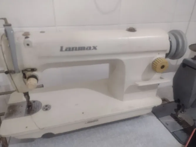 Máquina de costura industrial sem mesa e motor