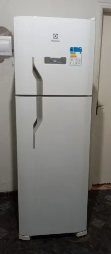 Geladeira / Refrigerador Electrolux Frost Free Duplex usada (leia a descrição)