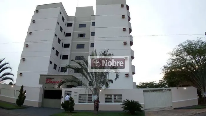 Apartamento com 2 dormitórios para alugar, 64 m² por R$ 2.840,00/mês - Plano Diretor Sul -