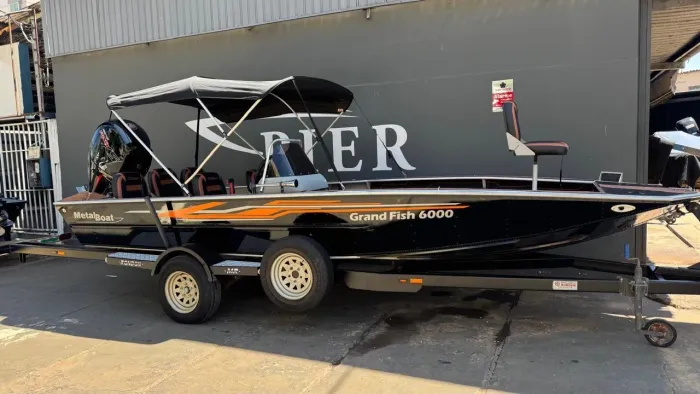 Lancha metal boat