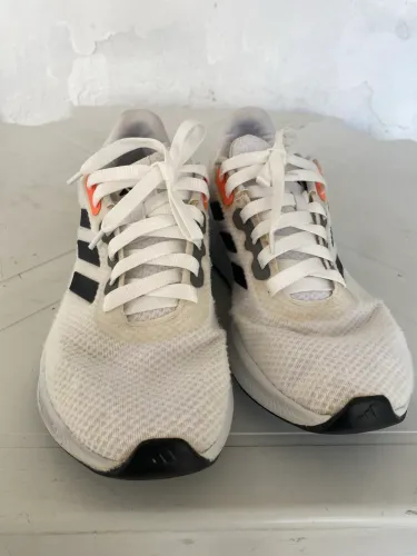 Tênis adidas 43