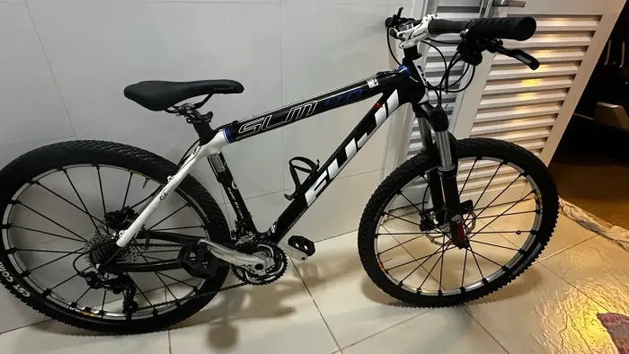 Bicicleta FUJI Carbono
