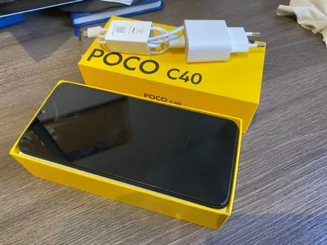 Celular POCO C40