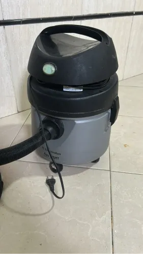 Aspirador de pó e água