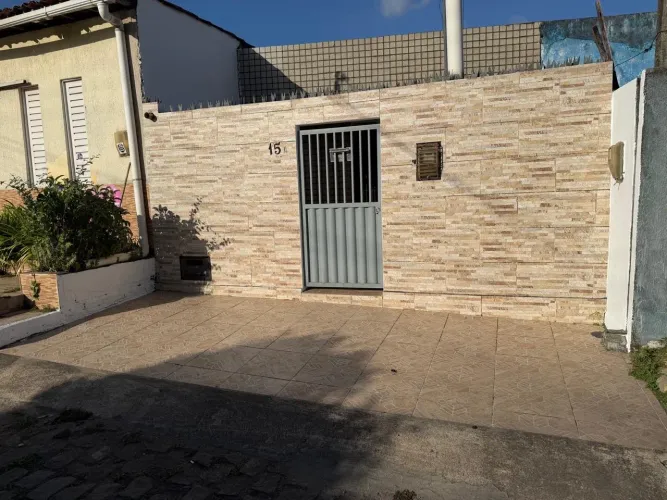 VENDA - Casa 2 quartos piso cerâmico em Felipe Camarão