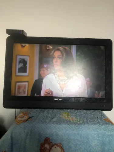 tv philips 32 lcd modelo 32pfl3403/78 funcionando perfeitamente caixinha tv box 