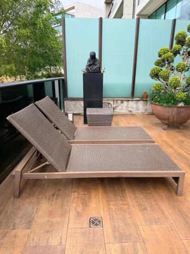 Espreguiçadeira para Piscina/Varanda cor café em Fibra Sintética 