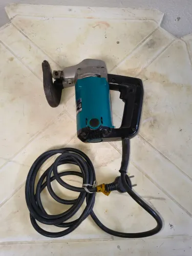 Tesoura elétrica Makita JS3200
