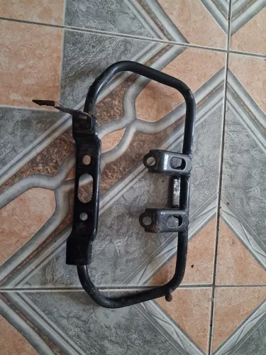 ALÇA DO GARUPA/SUPORTE DE RABETA OU PEGA MÃO ...OBS: ORIGINAL DA HONDA.