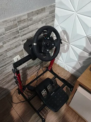 Volante g 920 com suporte cockpit novíssimo.